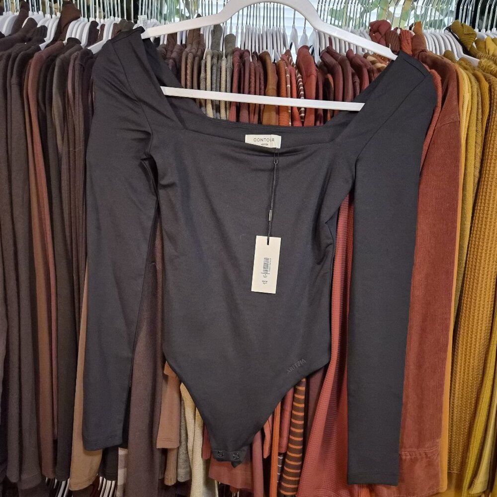 NWT Aritzia Contour Squareneck Bodysuit
